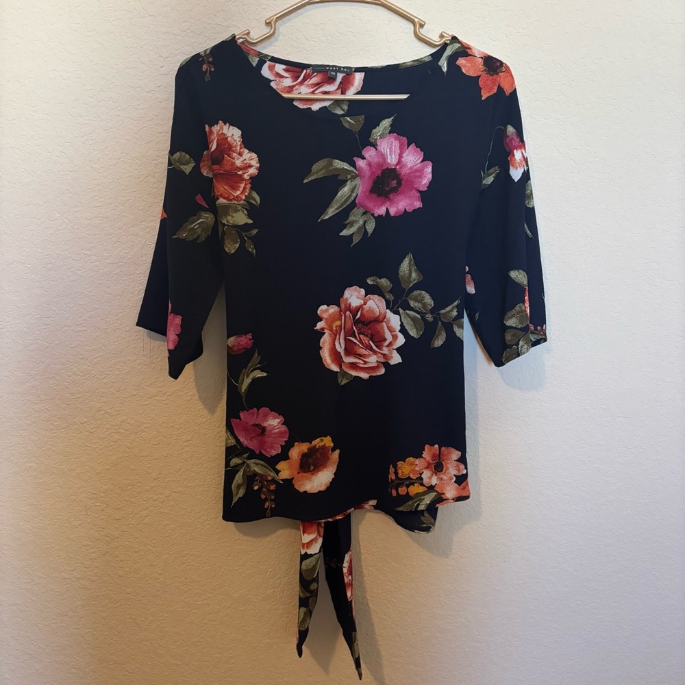 West Kei Women’s Black Floral Blouse, Size XS
